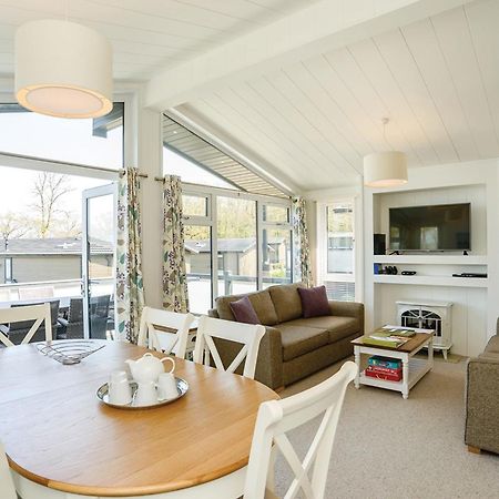 Hotel Woodside Coastal Retreat Fishbourne  Esterno foto