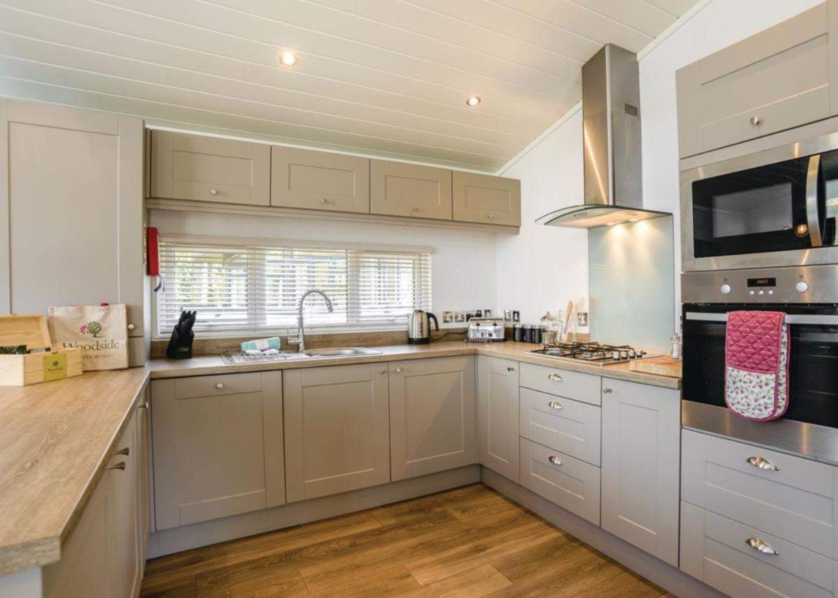 Hotel Woodside Coastal Retreat Fishbourne  Esterno foto